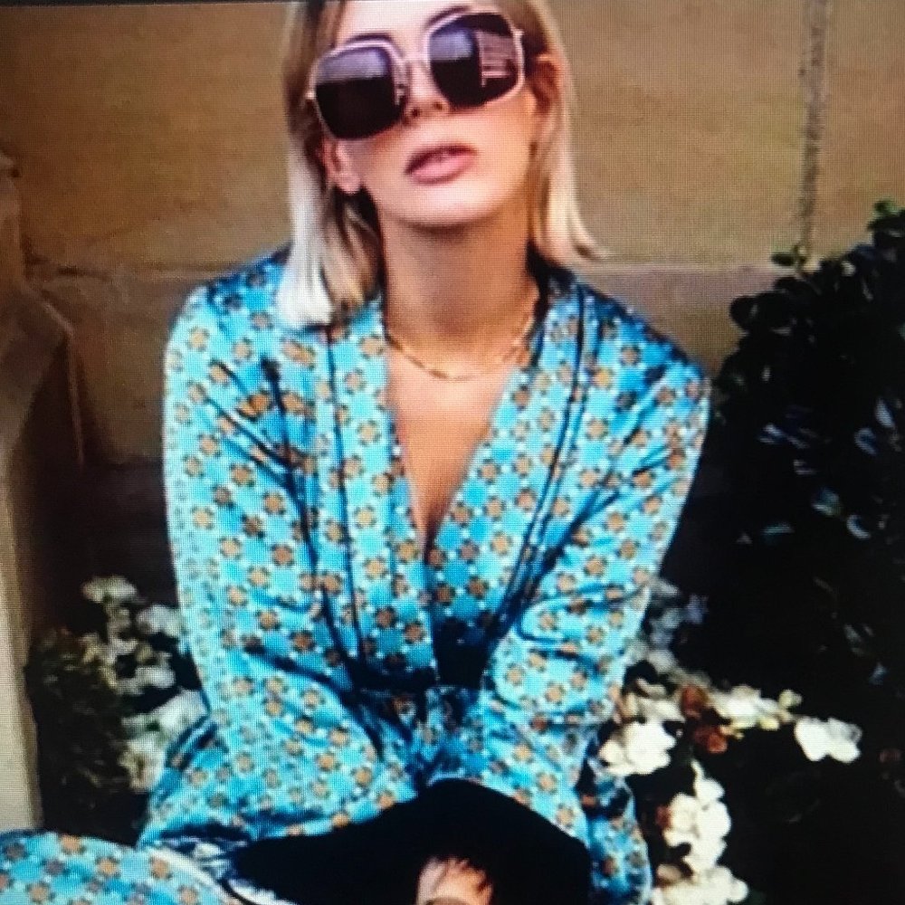 ZARA Feather Long Sleeve Blazer/Smoking Jacket Size Small